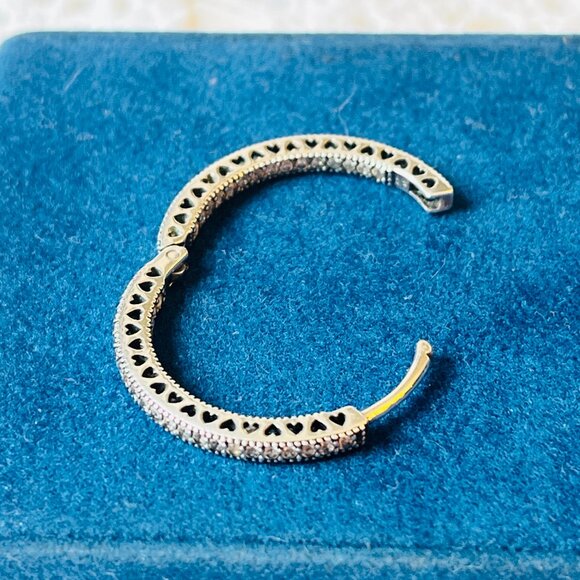Pandora Large Pave Hoops Sterling Silver Sparkle and Hearts - Picture 4 of 10